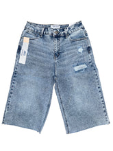 Load image into Gallery viewer, Ripped Bermuda Jeans