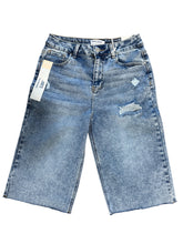 Load image into Gallery viewer, Ripped Bermuda Jeans